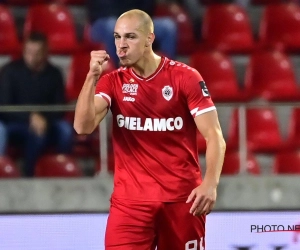 Antwerp heeft het moeilijk tegen tien man van KAA Gent, maar houdt toch de drie punten thuis dankzij man in vorm Michael Frey