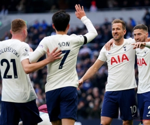 🎥 Wat een beelden! Piloot vliegt boven Londen en... zet Tottenham letterlijk te kakken voor een bomvol vliegtuig