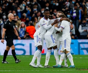 🎥 Een uniek moment bij Real Madrid tegen Real Betis waar de spelers elkaar een erehaag geven