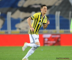 Heeft Özil nog een voetbalcarrière in zich? "Verlengen bij Fenerbahce of... Fortnitegamer worden"