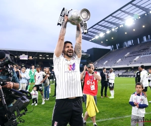 🎥 Fulham pakt titel op overtuigende wijze, Mitrovic leidt de feestelijkheden