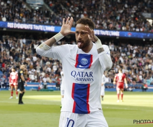 Neymar maakt scheidsrechter belachelijk op sociale media nadat die hem geel gaf