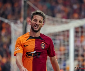 Dries Mertens in opvallende outfit gespot op concert Harry Styles