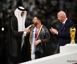 Men sprak "schande" over kleed voor Messi tijdens ceremonie, maar eigenlijk "werd hij gekroond tot koning"