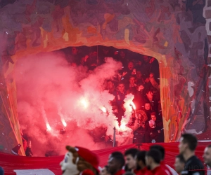 📷 "Ongelooflijke tifo, vreselijke ploeg": Kortrijk-fans maken met tifo in kerstsfeer meer indruk dan de spelers