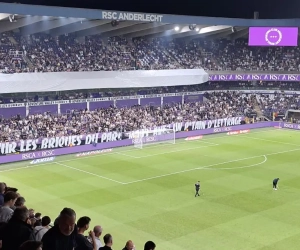 Spandoeken boze Ultra's Anderlecht hebben gevolg: naam van Axel Witsel werd verwijderd van de eremuur