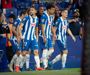 🎥 Opvallende beelden: Espanyol-spelers komen een keer niet met kinderen, maar met... honden het veld op