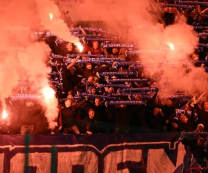 🎥  "We gaan nergens heen": supporters blijven urenlang in hun tribune zitten en laten wedstrijd stopzetten