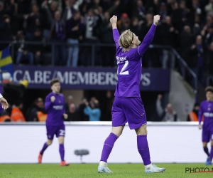 Anderlecht dendert in tumultueuze wedstrijd met 6-0 voorbij Gent, Buffalo's eindigden met negen en waren allesbehalve blij met arbitrage