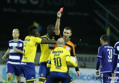 Tien man van Waasland-Beveren pakken erbarmelijk Anderlecht in