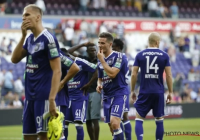 Ongezien: Anderlecht-spelers vragen vergiffenis aan publiek na wanprestatie