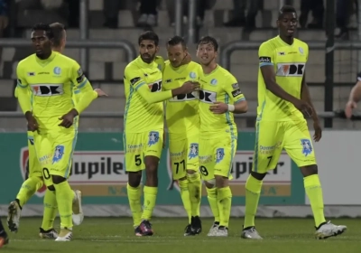 Arbitrage én Gentspelers op de korrel: "Wie gaat Gent nog mogen fluiten?", "Ik voel een wraking aankomen" en "Moet die Davidzada zijn legerdienst niet nog doen?"