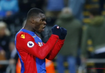 Benteke tweemaal aan het kanon, kampioen Leicester glijdt nog wat dieper weg