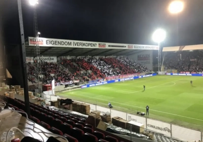 🎥 Heerlijke beelden: kinderen met ASS zingen mee in de stadions