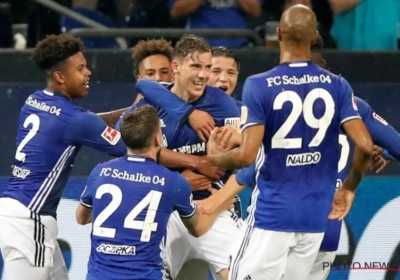 ? Pracht van een vrije trap levert Schalke drie punten op in kraker