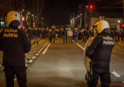 Onwaarschijnlijk: politie voorkomt geplande vechtpartij tussen harde kernen Anderlecht en Club Brugge