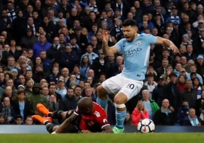 ? Héél Manchester City schreeuwt moord en brand bij flagrante penaltyfase, Agüero mag zelfs blij zijn dat hij geen vreselijke blessure oploopt