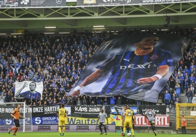 ? Verdriet kent geen kleur: ontroerend mooi hoe fans van Charleroi en Club samen hun 10 jaar geleden overleden held Sterchele eren