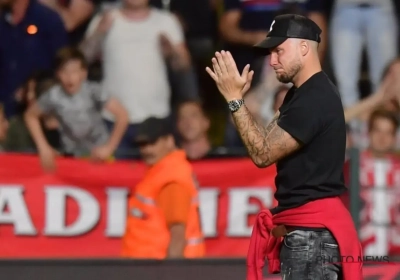 ? Antwerp-fans namen uitgebreid afscheid van publiekslieveling Debaty: "You brought us home, bedankt!"