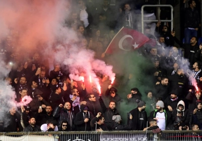 Onvoorziene omstandigheden in Genk: politie liet extra Turkse fans binnen om problemen rond de Luminus Arena te vermijden