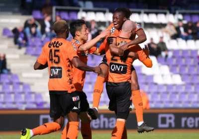 Slap Beerschot Wilrijk gaat kansloos met 0-3 de boot in tegen een volwassen Charleroi