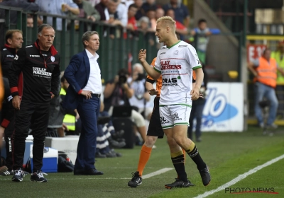 Olivier Deschacht neemt zichzelf in bescherming, twitter reageert wél: "Als dat al rood is ..." en "Dat de VAR zo vaak moet tussenkomen ligt aan slechte refs"