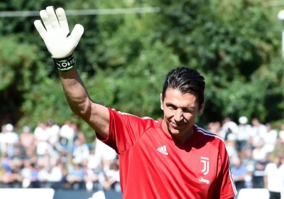 Buffon pakt historisch record door Maldini voorbij te gaan en heeft nog dromen: "Ik ben er al zo vaak dichtbij geweest, het doet me pijn"