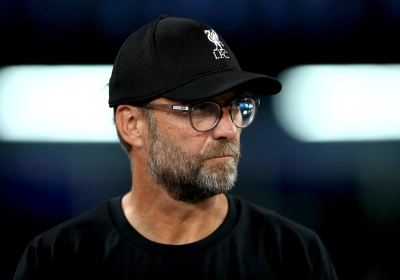 🎥 Klopp komt met heerlijke reactie op vraag over coronavirus: "Ik ben maar een slecht geschoren voetbaltrainer met een baseballpet"