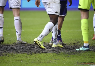 'Goedkope' grasmat van Anderlecht nu alweer toe aan vervanging? Veld ligt er twee weken later opnieuw slecht bij