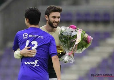 🎥 Van den Bergh scoort tegen Beerschot absoluut pareltje dat wereld mag rondgaan: "Mag topschutter worden"