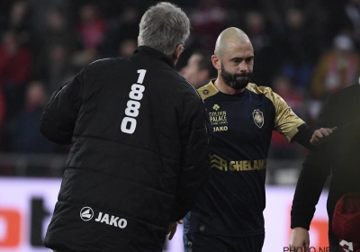 "Ben nog steeds de laatste aanvoerder die hier kampioen werd": Steven Defour deelt prikje uit nadat hij 80 minuten werd uitgefloten