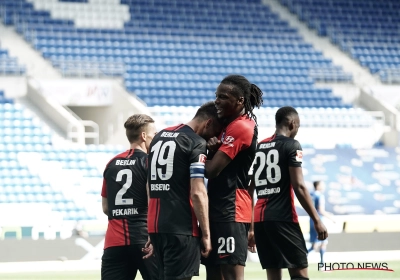 📷 Kussende Dedryck Boyata kop van jut op eerste dag hervatting Bundesliga