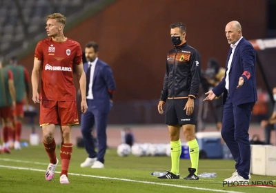 "In eerste helft waren we onbestaande" en "Hopelijk is dit een duidelijke wake-upcall voor de groep": Philippe Clement is scherp voor zijn spelers