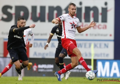 Dury zag zijn debutant hem mogelijkheden bieden: "Maar we speelden tegen Antwerp, niet tegen Poelkapelle"