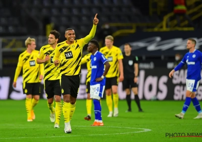 Dortmund duwt eeuwige rivaal Schalke 04 nog wat dieper in de put na 3-0 zege in derby