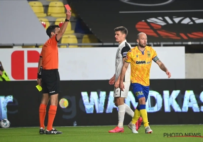 Steve De Ridder (STVV) hekelt ref omwille van 'hautain gedrag': "Dit maakt verbinding tussen speler en ref alleen maar kleiner"