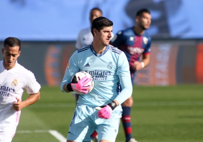 🎥 Courtois lijkt weer stilaan helemaal de oude bij Real Madrid: Spaanse pers sluit Rode Duivel weer in de armen na cruciale redding 