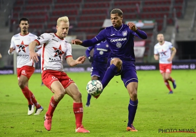 Defensie Zulte Waregem in de fout? Deschacht is het daar niet mee eens: "Het was gewoon een perfecte pass"