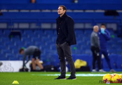 🎥 Lampard breekt hand bij vieren van overwinning van Everton, activist speelt zich in de kijker