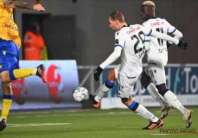 Bas Dost scoort bij debuut, maar blijft bij rust in kleedkamer: "Pijn in bovenbeen werd alsmaar erger"