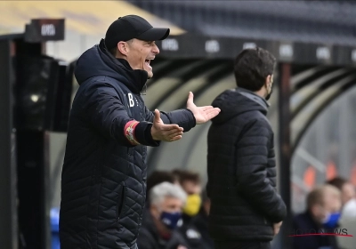 Oostende-coach Blessin maakt zich eerste keer echt boos: "Dit kan ik niet accepteren: het is goal of penalty"