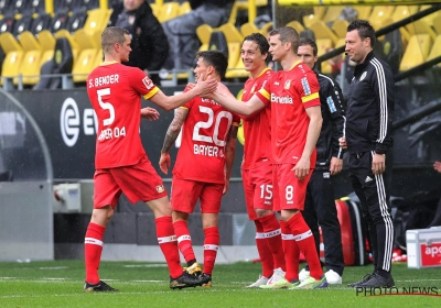 Schitterend gebaar: Dortmund-doelman laat strafschop expres binnen