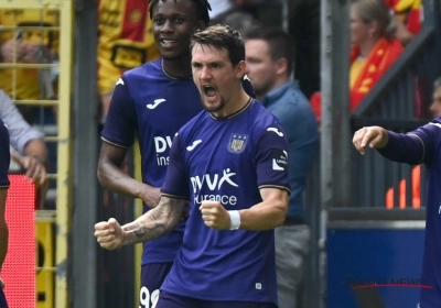 Buitenspel bij eerste goal Anderlecht? Vrancken zag ook de lijn: "Dat kan toch niet?"