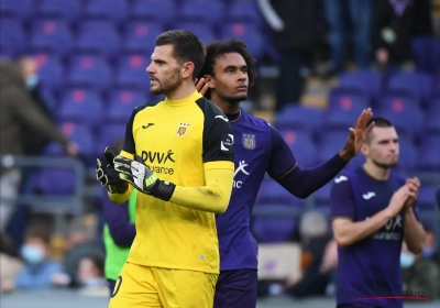 Spitsroeden lopen voor Anderlecht-spelers: "We moeten allemaal voor de spiegel gaan staani Dit is echt niet goed genoeg!"