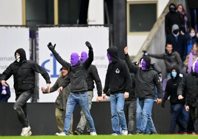 🎥 Supporters op het veld en politie overal! Een deel van fans van Beerschot kan het verlies moeilijk verkroppen