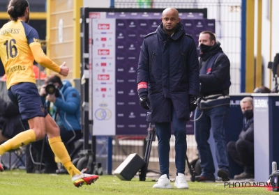 Kompany weet dat er onvrede bij zijn spitsen zit: "Zirkzee? Raman is ook niet content. Dit is een debat zonder einde"