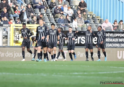 Charleroi rolt Zulte Waregem op in minder dan halfuur en stelt zo ticket voor Europe play-offs veilig