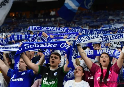 🎥 Na een jaartje vagevuur is Schalke 04 terug! Traditieploeg is zeker van promotie naar Bundesliga