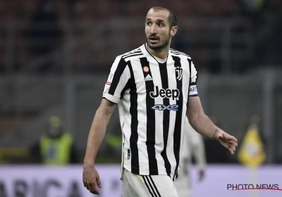 🎥 Chiellini waant zich even Pirlo en pakt uit met geweldige assist buitenkant voet