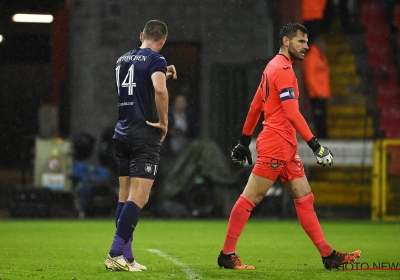 Van Crombrugge blijft achter coach staan, maar... "Met nog zes minuten te gaan geloofden we er niet meer in. Dat is niet normaal"